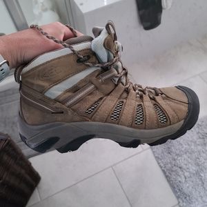 Keen waterproof hiking boots